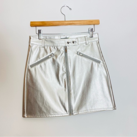 Wild fable Womens Metallic Mini Skirt Silver Faux Leather Size 2 Edgy Rock - Picture 5 of 12